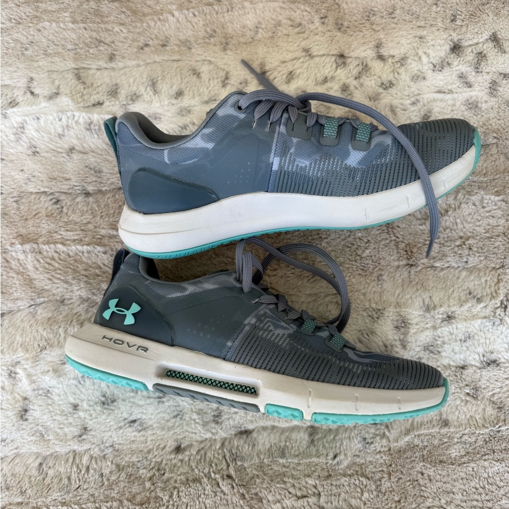 Under Armour Blue Athletic Shoes with Modern Design